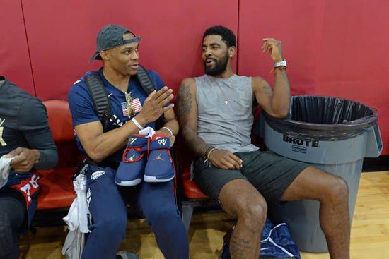 FIFA官方：C罗因直红被禁赛3场，剩余两场被缓期一年执行（FIFA官方通报：C罗直红停赛3场，另2场缓期一年执行）