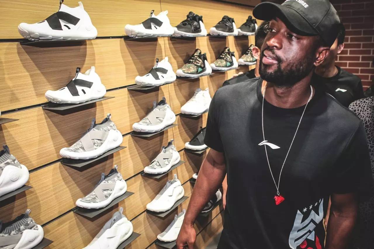 日职联战报：一森纯超级失误送礼，福冈黄蜂1-0大阪钢巴（J1联赛简报：一森纯致命失误送大礼，福冈黄蜂1比0击败大阪钢巴）