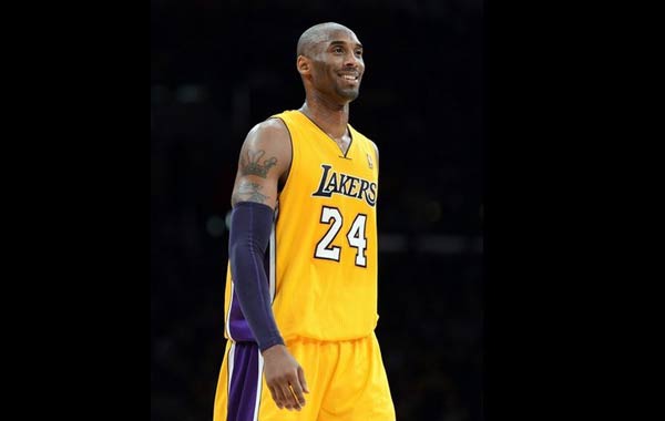 哈兰德梅开二度 曼城轻取对手（哈兰德独中两元，曼城轻松取胜）