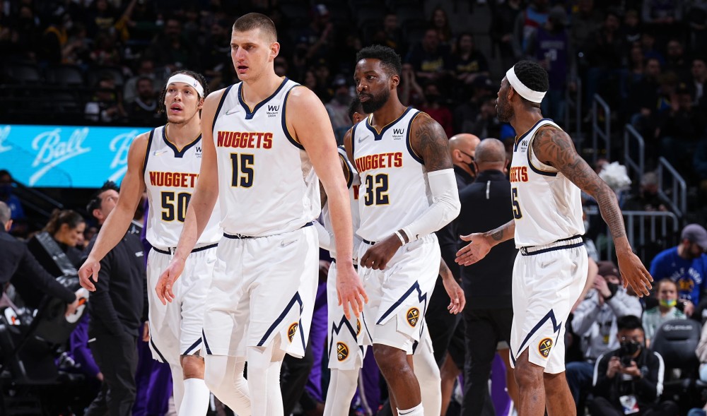 阿根廷强势晋级淘汰赛（阿根廷昂首闯入淘汰赛）