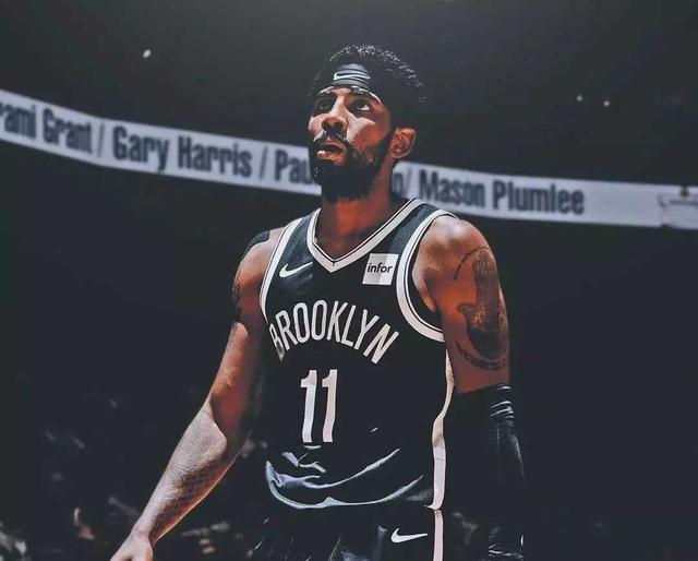 巴黎人报盛赞埃唐-姆巴佩：他敢于冒险，敢于发声，永不放弃（巴黎人报力赞埃唐-姆巴佩：勇于冒险，敢于发声，从不言弃）